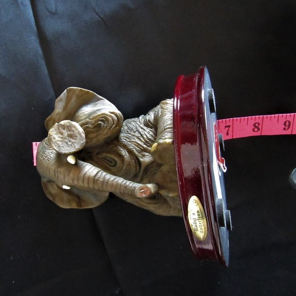 Elephant with a tear in very nice Shape -Ruby's Collection - Picture 12 of 14